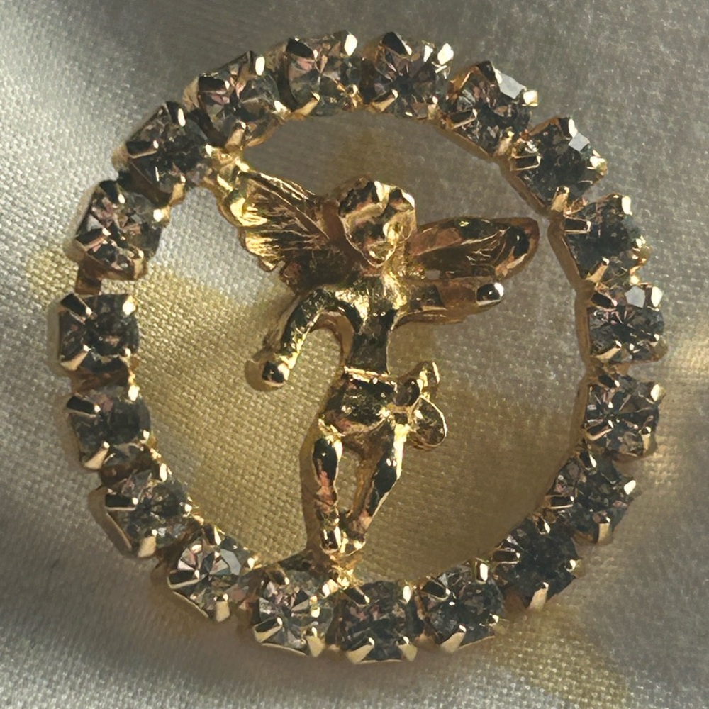 3/$30✨Vintage Gold Tone Cherub Pin 💕 Rhinestone Halo Angel Tie Tack 1"💕🪽